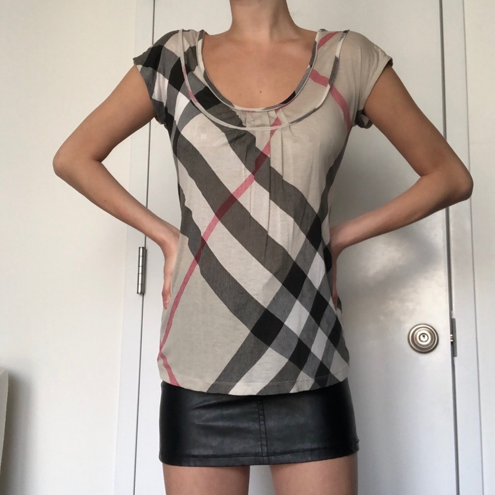 Burberry nova check plaid tshirt